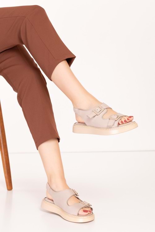 Gondol Kadın Hakiki Deri Çift Tokalı Kolay Giyim Sandalet elnr.460 - Buz Gri - 40