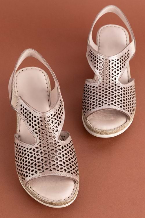 Gondol Kadın Hakiki Deri Dolgu Topuklu Lazer Kesim Sandalet iz.2502 - Gri - 41