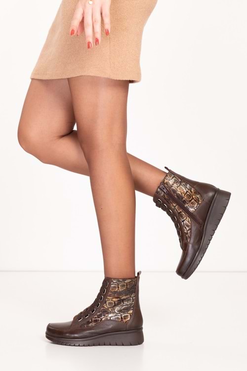 Gondol Kadın Hakiki Deri Yılan Detaylı Lastik Bağcıklı Bot elnr.5911 - Kahve Yılan - 36