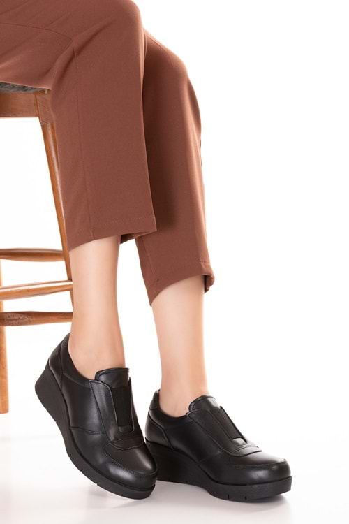 Gondol Hakiki Deri Anatomik Taban Rahat Lastik Detaylı Ayakkabı elnr.5866 - Siyah - 38