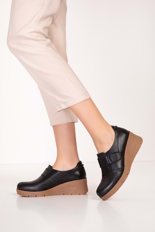 Gondol Hakiki Deri Anatomik Taban Rahat Lastik Detaylı Ayakkabı elnr.5869 - Siyah - 36