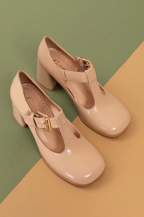 Gondol Kadın Hakiki Deri Yuvarlak Küt Burun Şık Topuklu Ayakkabı mnz.24524 - Bej Rugan - 39