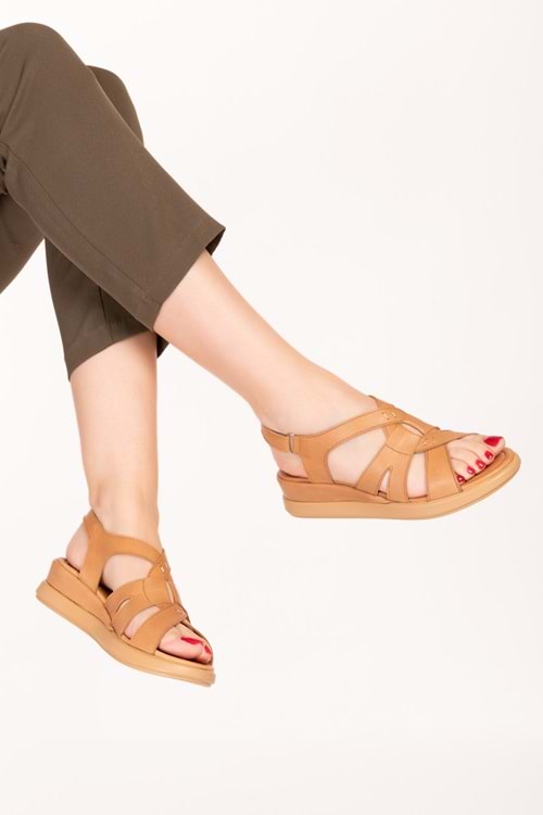 Gondol Kadın Hakiki Deri Günlük Rahat Sandalet anl.3211 - Taba - 39