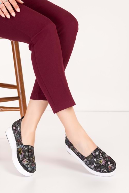 Gondol Hakiki Deri Rahat Yazlık Çiçek Desenli Ayakkabı kla.24 - Siyah - 36