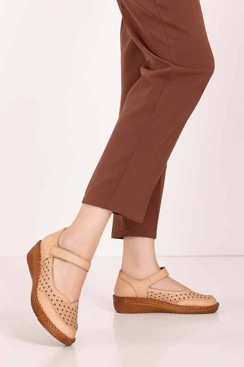 Gondol Kadın Hakiki Deri Önü Kapalı Rahat Sandalet pyt.5100 - Bej - 41