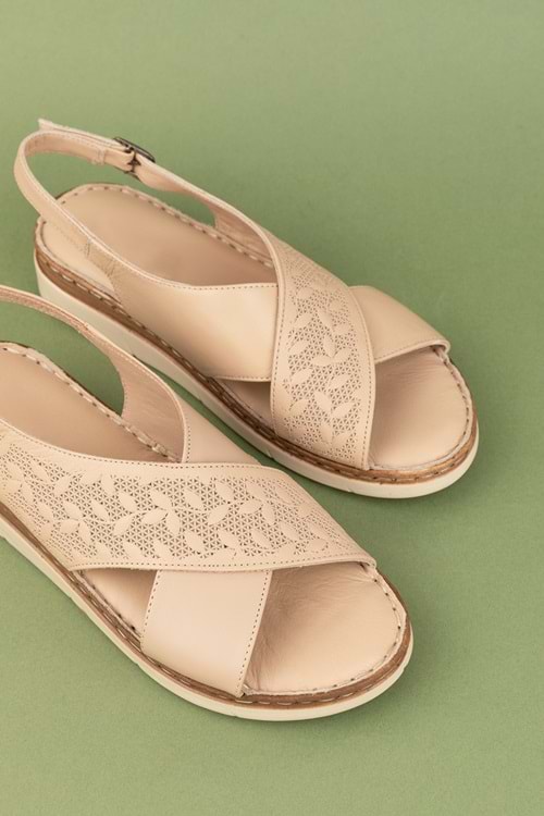 Gondol Hakiki Deri Kısa Topuklu Çapraz Sandalet asy.812 - Bej Desen - 39