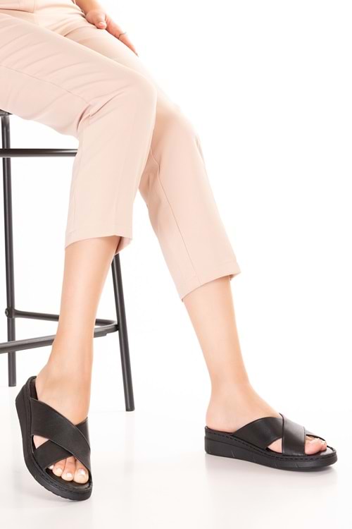 Gondol Hakiki Deri Ortopedik Taban Çapraz Terlik asy.990 - Siyah - 40