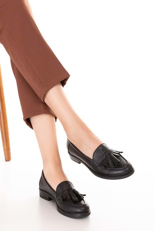 Gondol Hakiki Deri Kadın Püskül Detaylı Loafer md.237 - Siyah - 36