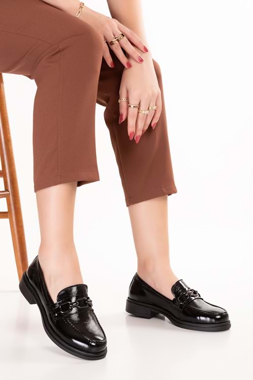 Gondol Kadın Hakiki Deri Toka Detaylı Şık Loafer Ayakkabı ndr.26101 - siyah rugan - 41