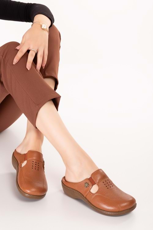 Gondol Kadın Hakiki Deri Özel Tabanı Çıkabilen Sabo Ev ve Dışarı Terlik yprk.280 - Taba - 36