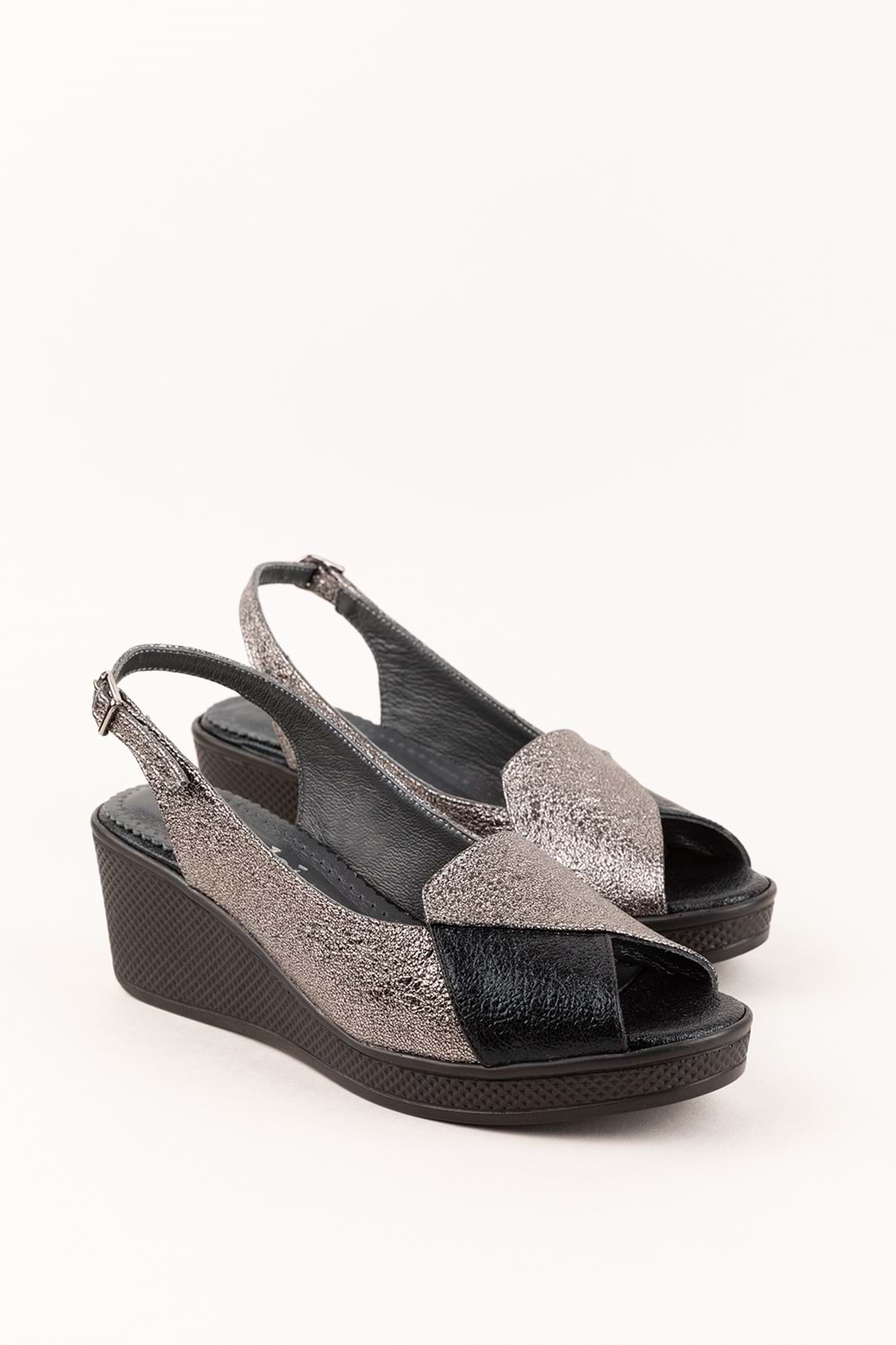 Gondol Kadın İçi Hakiki Deri Günlük Sandalet mik.2900 - Siyah-Platin - 38