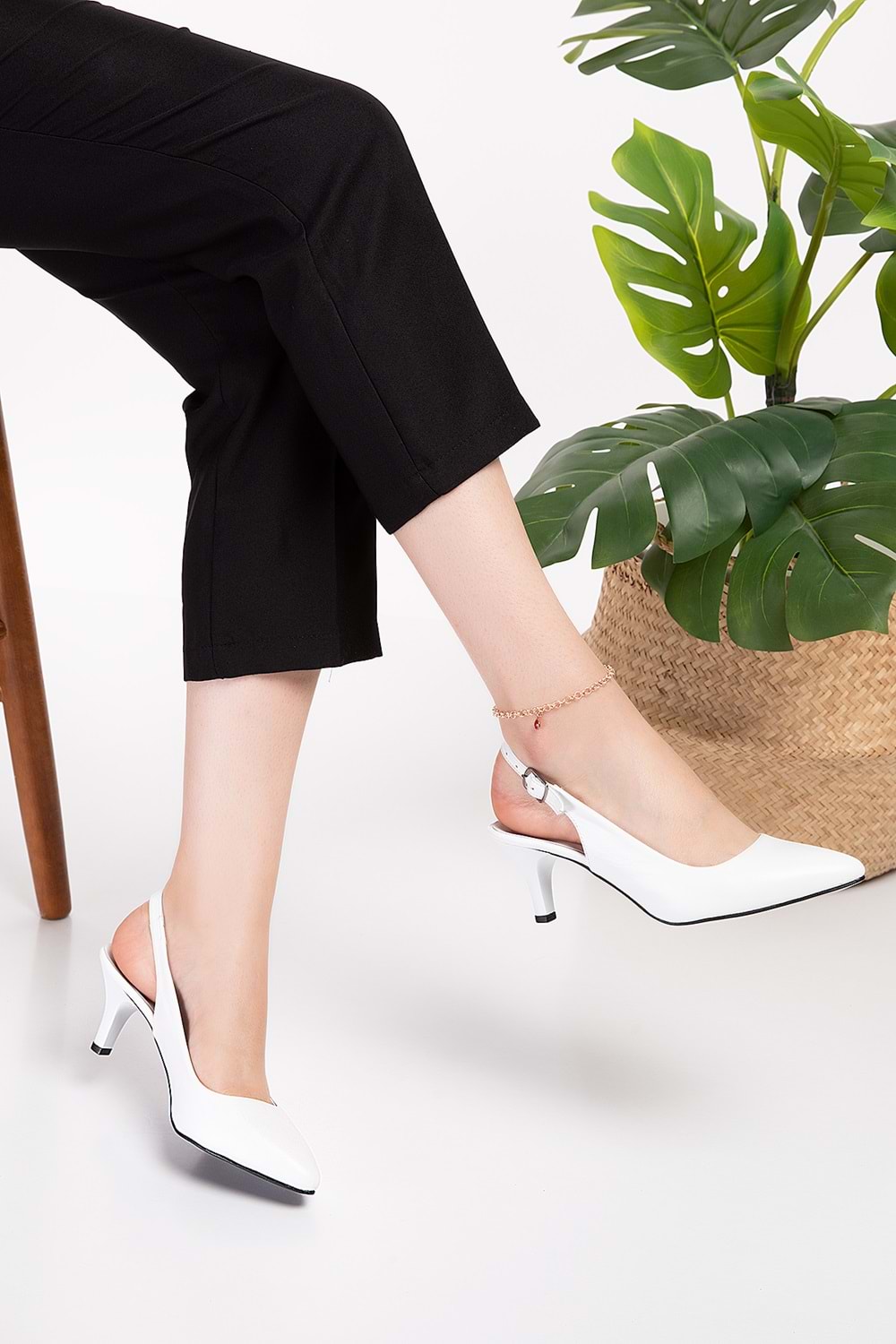 Gondol Kadın Hakiki Deri Orta Boy Topuk Stiletto vdt.230 - Beyaz - 36