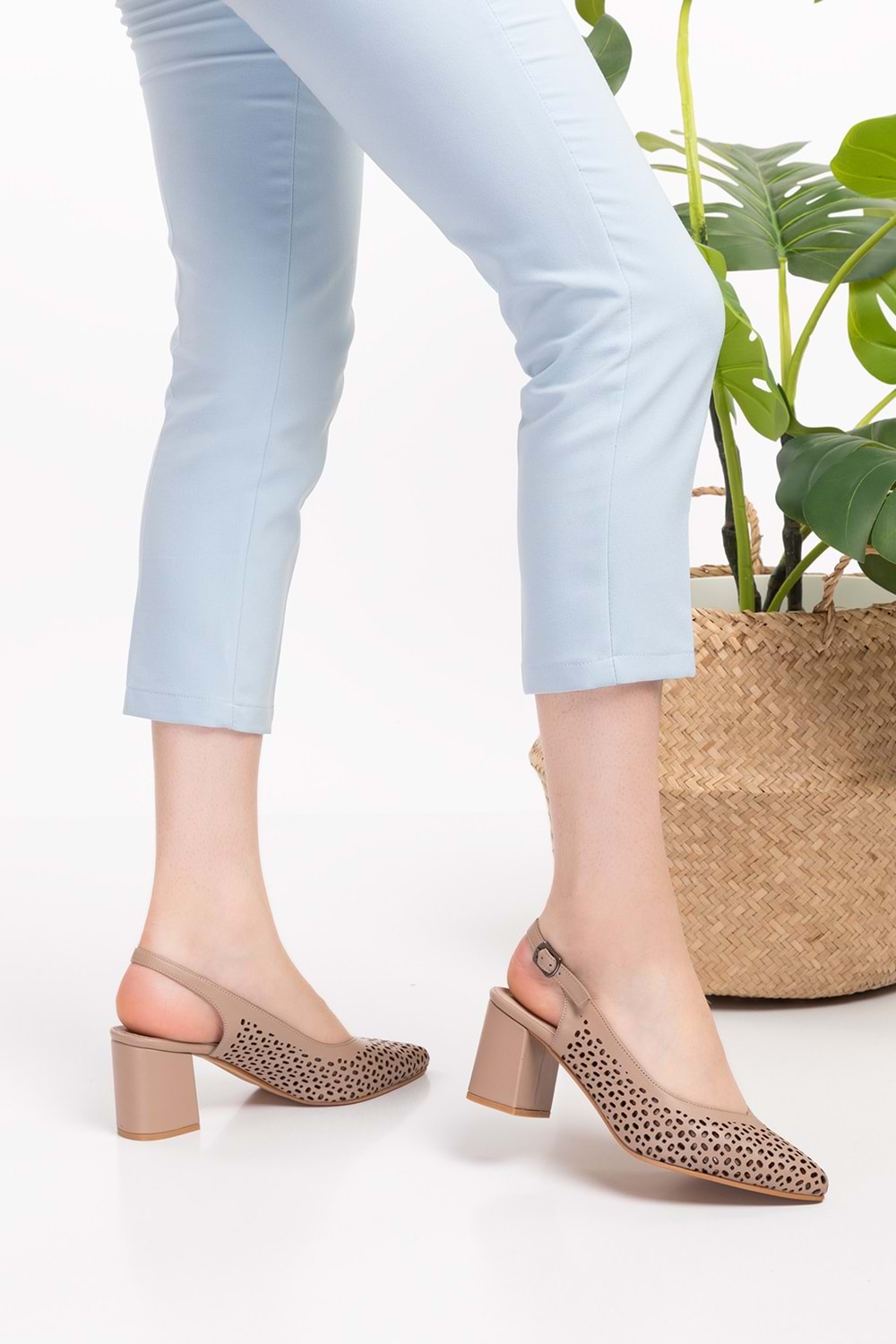 Gondol Hakiki Deri Lazer Kesim Şık Topuklu Ayakkabı şhn.876 - Vizon - 35