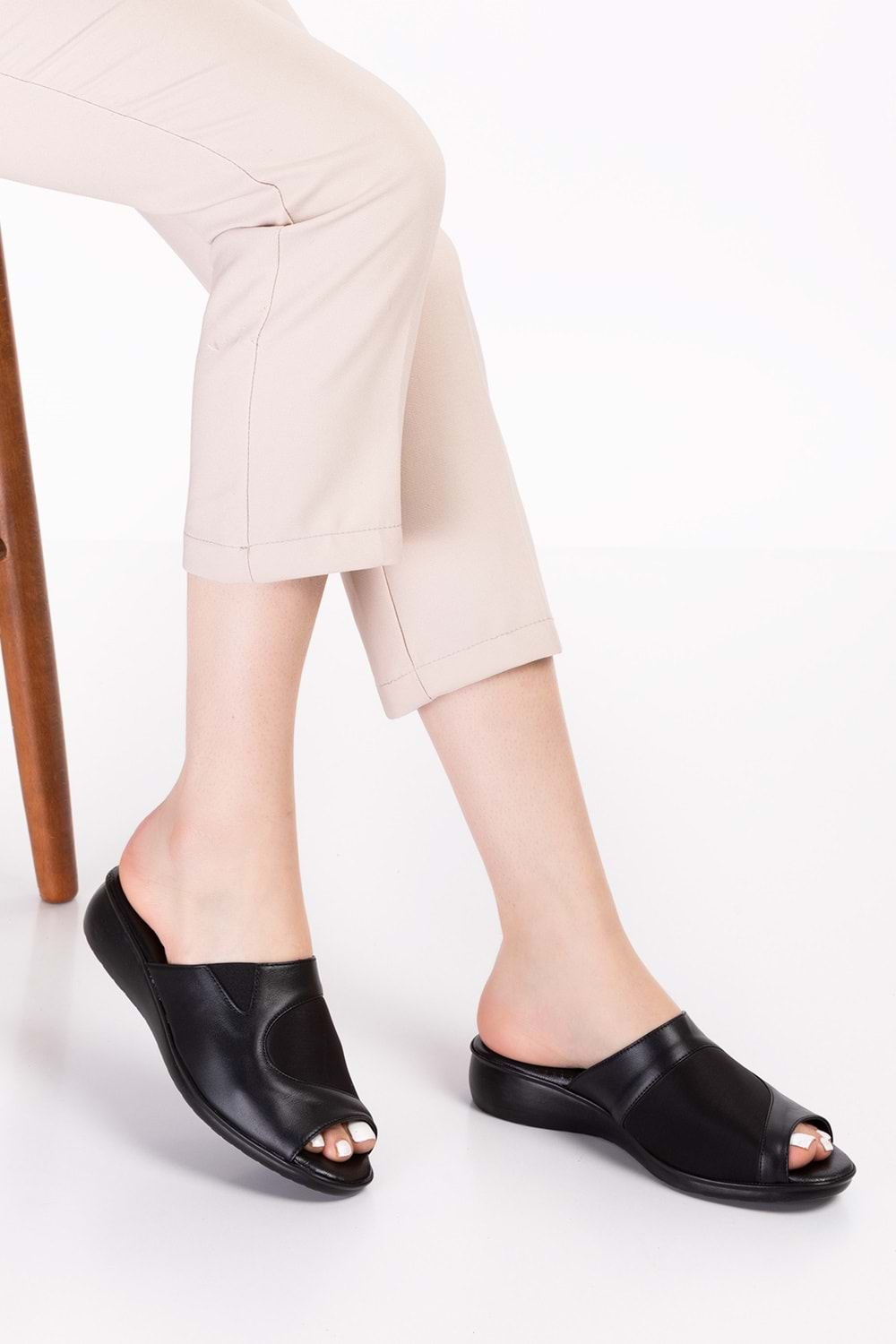 Gondol Hakiki Deri Kemik Çıkıntısına Özel Rahat Terlik özl.555 - Siyah - 38