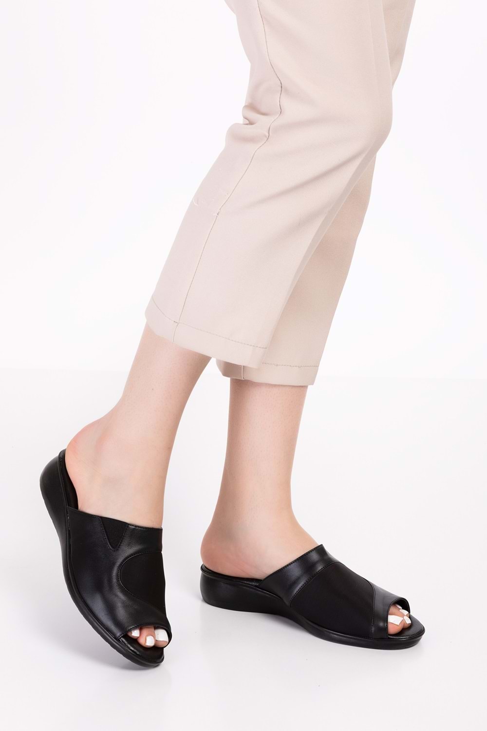 Gondol Hakiki Deri Kemik Çıkıntısına Özel Rahat Terlik özl.555 - Siyah - 38