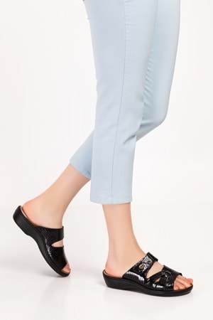 Gondol Kadın Hakiki Özel Tabanı Çıkan Terlik Yprk.255 - Siyah Petek - 38