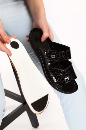 Gondol Kadın Hakiki Özel Tabanı Çıkan Terlik Yprk.255 - Siyah Petek - 38