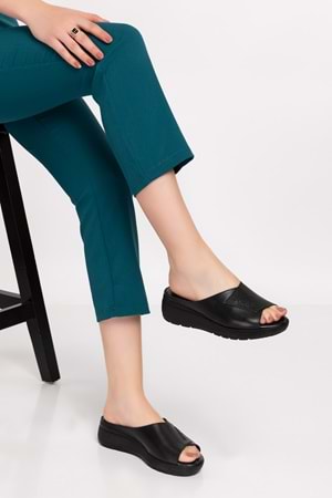 Gondol Hakiki Deri Dolgu Topuk Terlik özl.404 - Siyah - 37