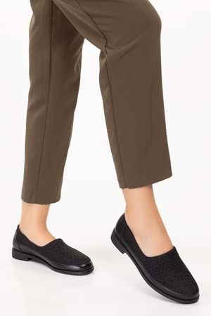 Gondol Hakiki Deri Üzeri Strecli Taş Detaylı Günlük Ayakkabı vdt.194 - Siyah - 40