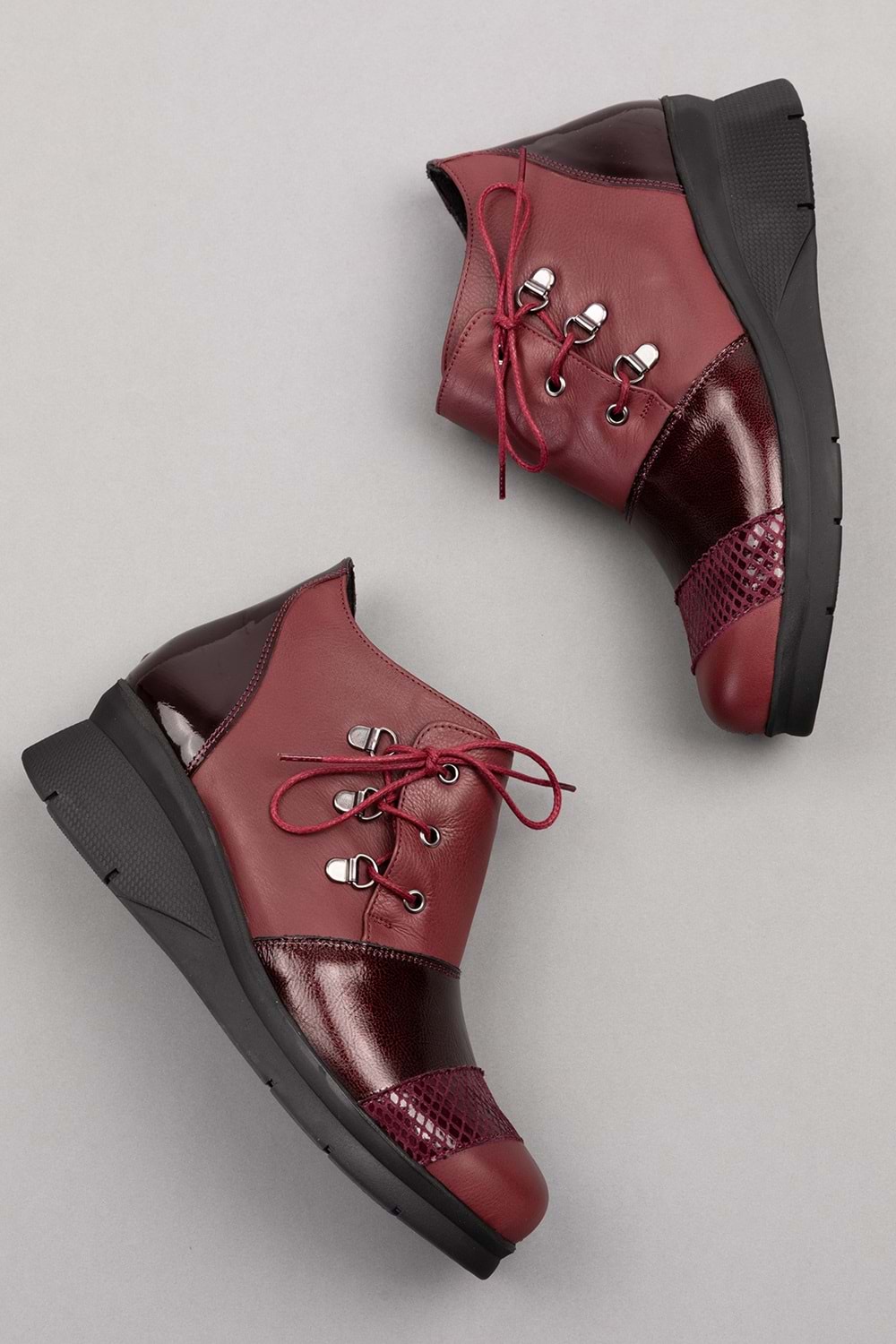 Gondol Kadın Hakiki Deri parlak Rugan Detaylı Rahat Bot ell.7141 - Bordo - 38