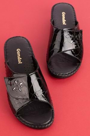 Gondol Kadın Hakiki Deri Ortopedik Tabanlı Klasik Terlik yprk.825 - Siyah Croco - 36