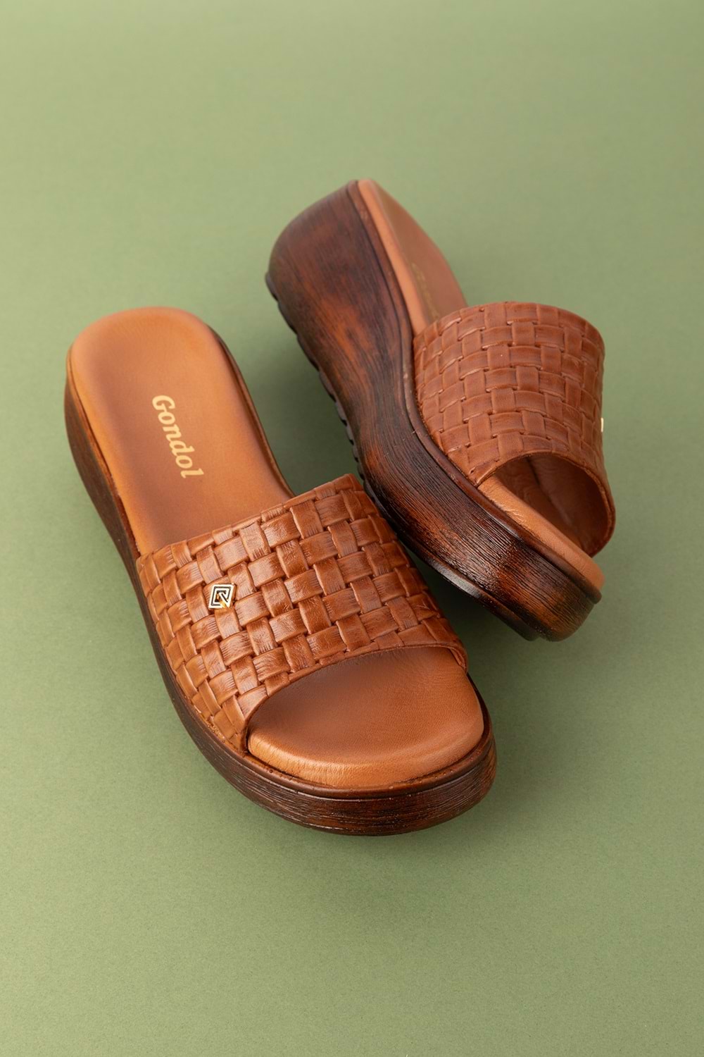 Gondol Kadın Hakiki Deri Günlük Dolgu Topuklu Terlik yprk.2401 - Taba - 39