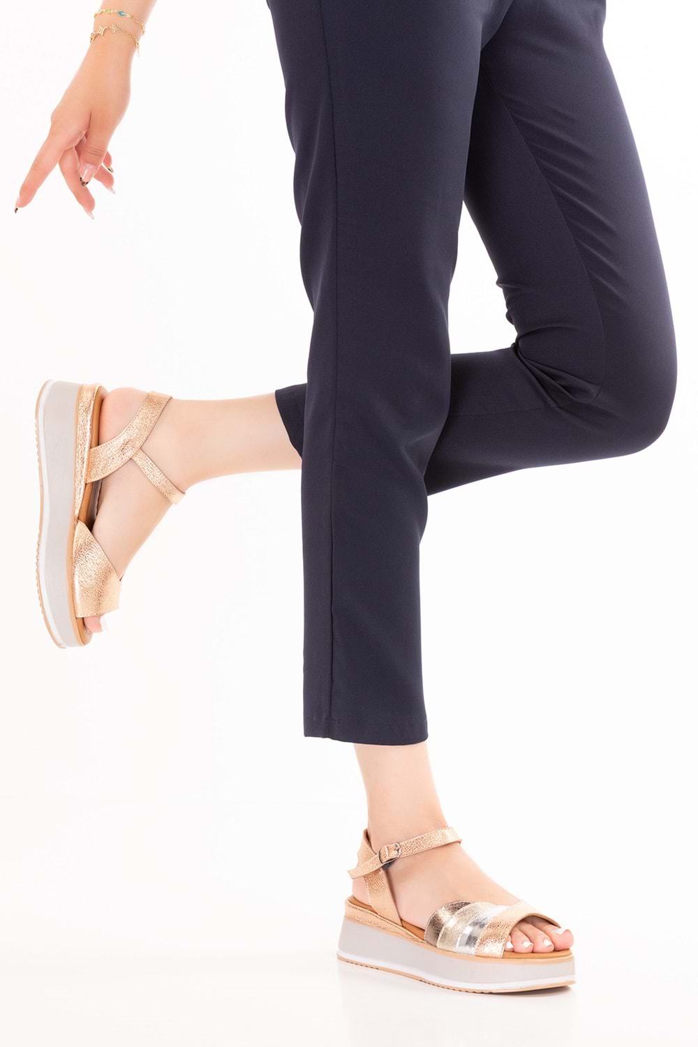 Gondol Kadın Hakiki Deri Platform Tabanlı Sandalet mlk.5355 - Metalik Kombin - 41