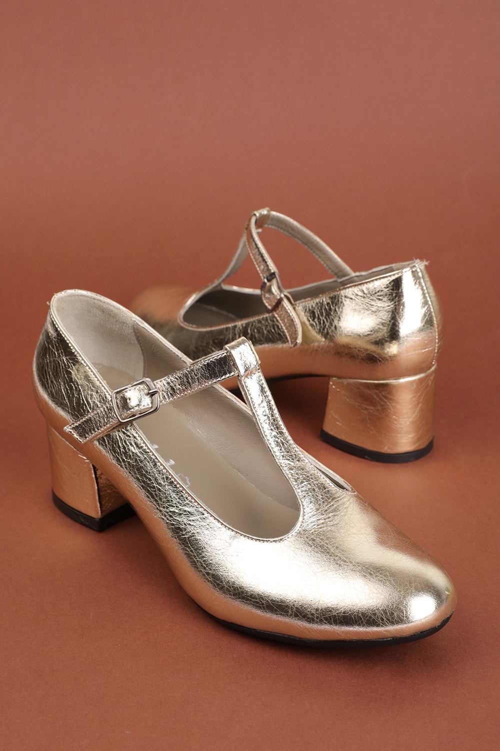 Gondol Hakiki Deri Orta Boy Topuklu Ayakkabı vdt.20 - Gold - 39