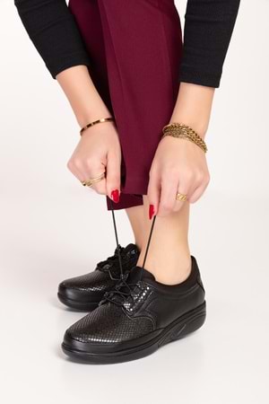 Gondol Comfort Bolle Ortopedik Deri Strech Ayakkabı at.4206 - Siyah Yılan - 36