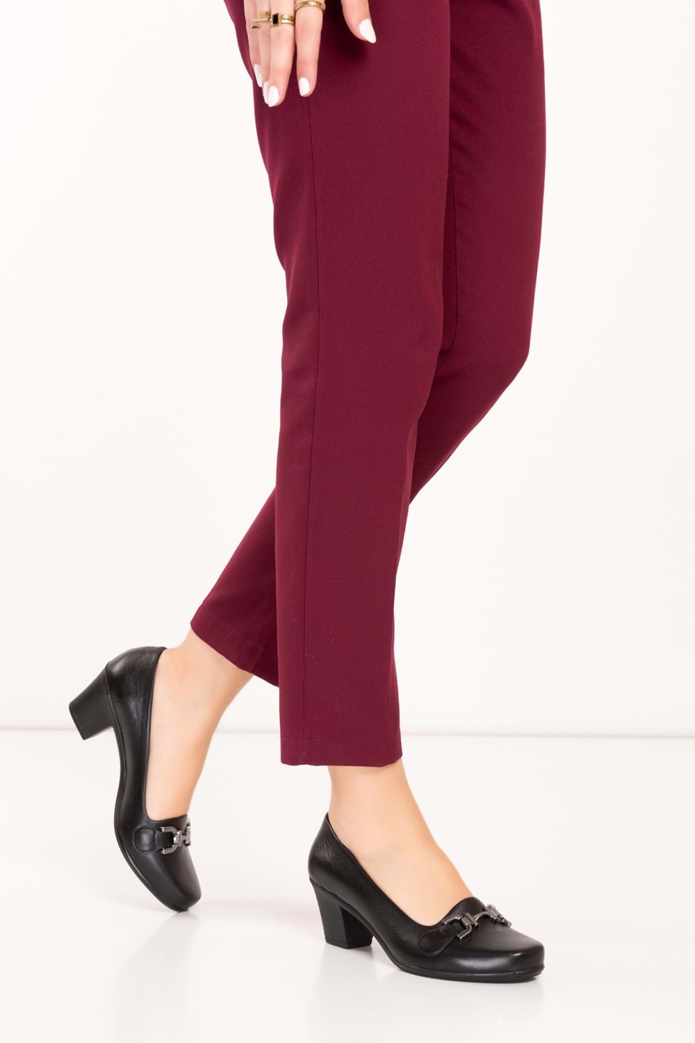 Gondol Hakiki Deri Rahat Klasik Topuklu Ayakkabı vdt.74 - Siyah - 39