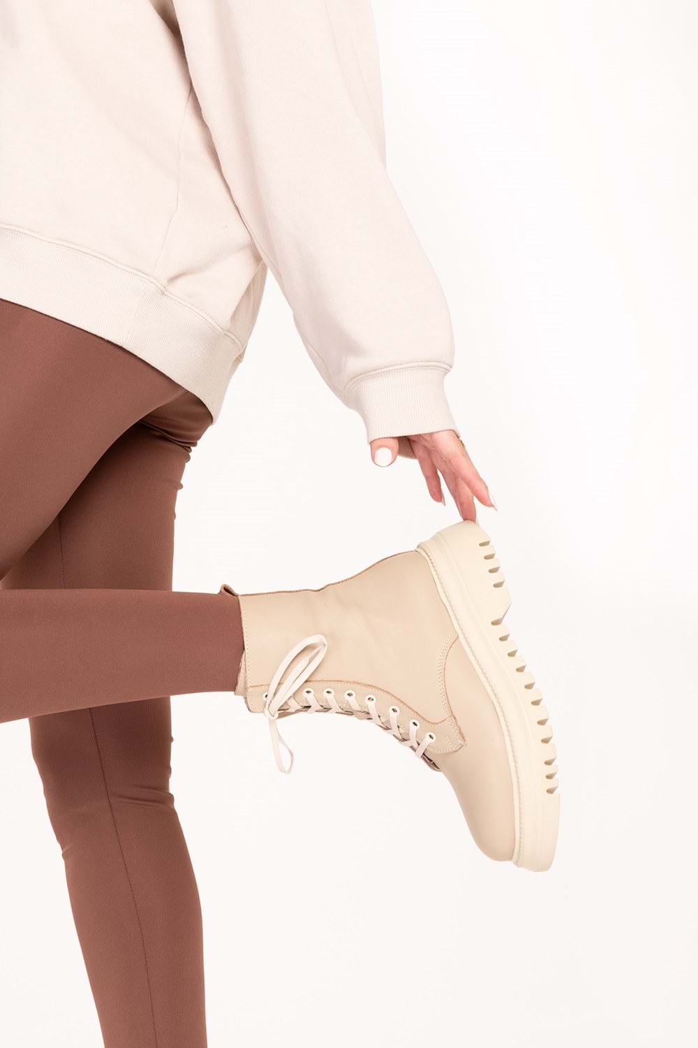 Gondol Kadın Hakiki Deri Günlük Postal Bot wst.2303 - Vizon - 38