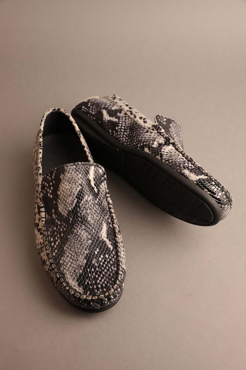 Gondol Erkek Hakiki Deri Klasik Loafer Siyah Yılan 41 ttx.209