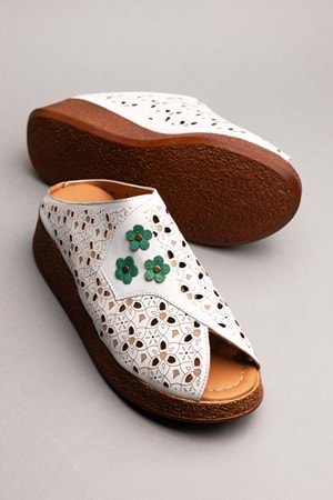 Gondol Hakiki Deri Çiçek Detaylı Dekolte Terlik mlk.5803 - Beyaz - 38