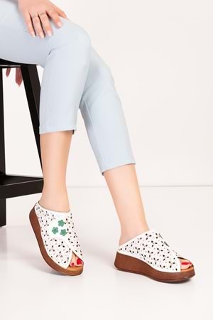 Gondol Hakiki Deri Çiçek Detaylı Dekolte Terlik mlk.5803 - Beyaz - 38