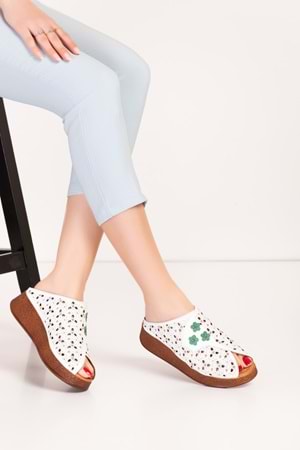 Gondol Hakiki Deri Çiçek Detaylı Dekolte Terlik mlk.5803 - Beyaz - 38