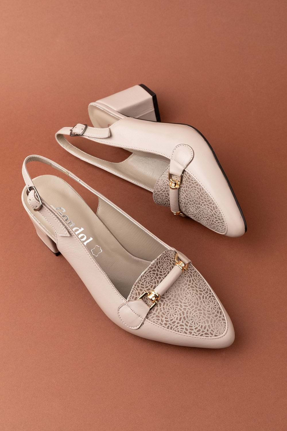 Gondol Kadın Hakiki Deri Şık Toka Detaylı Sivri Burunlu Topuklu Ayakkabı vdt.233 - Gri - 35