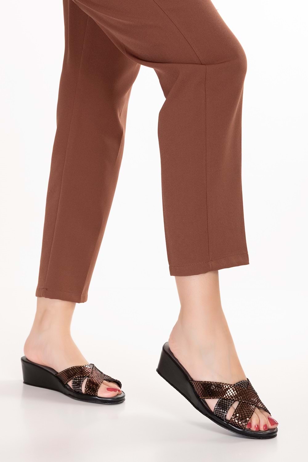 Gondol Hakiki Deri Şık Atom Ev Terliği Blc.33 - Bronz - 39