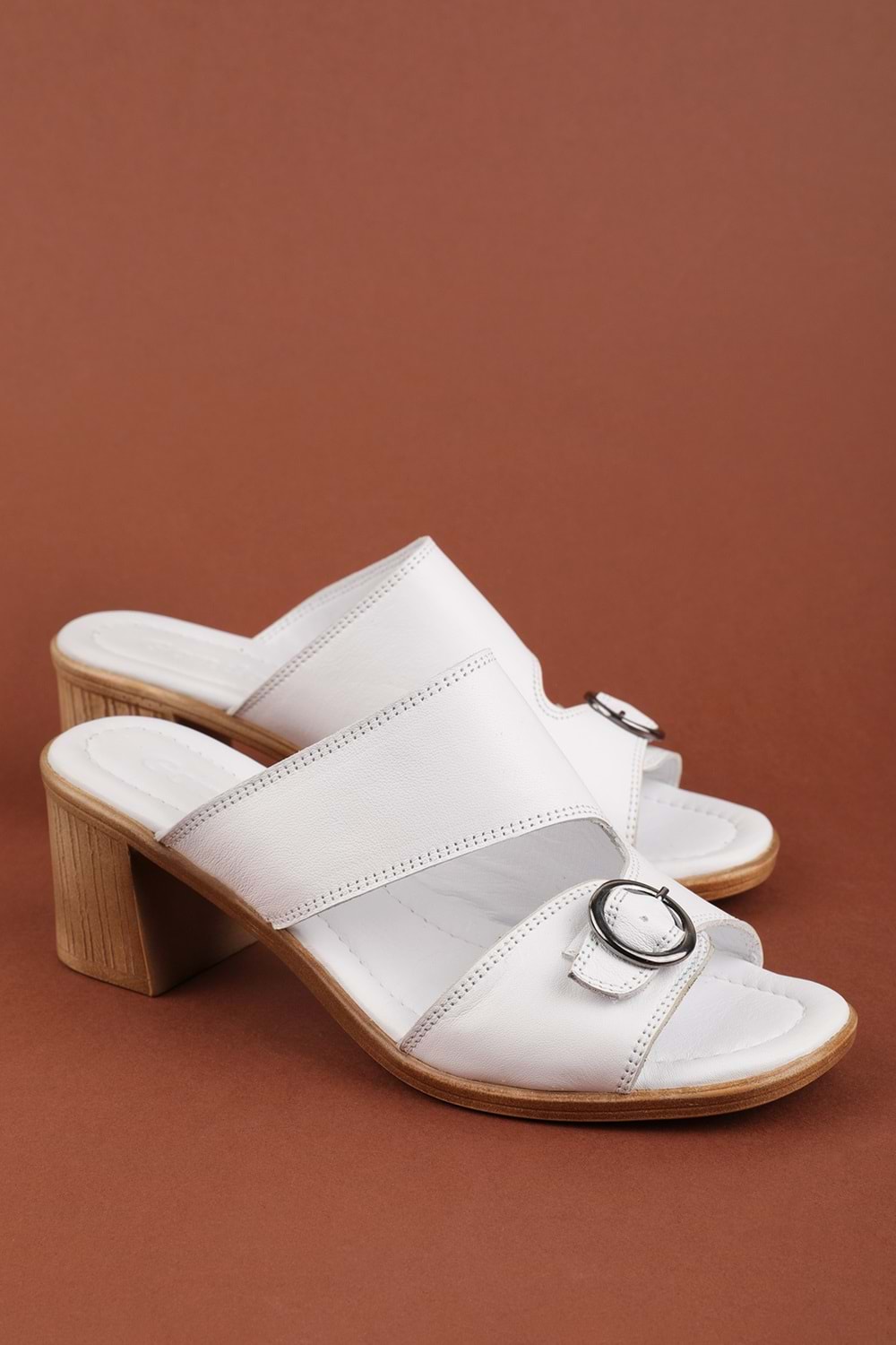 Gondol Hakiki Deri Topuklu Klasik Günlük Sandalet ez.2222rc - Beyaz - 38