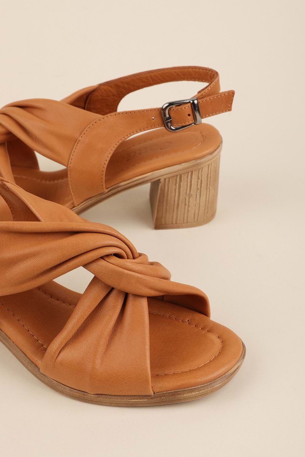 Gondol Hakiki Deri Topuklu Klasik Günlük Sandalet ez.2213ms - Taba - 36