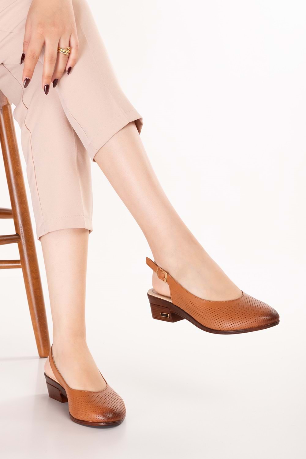 Gondol Hakiki Deri Günlük Hafif Klasik Topuklu Sandalet msa.50 - Taba - 39