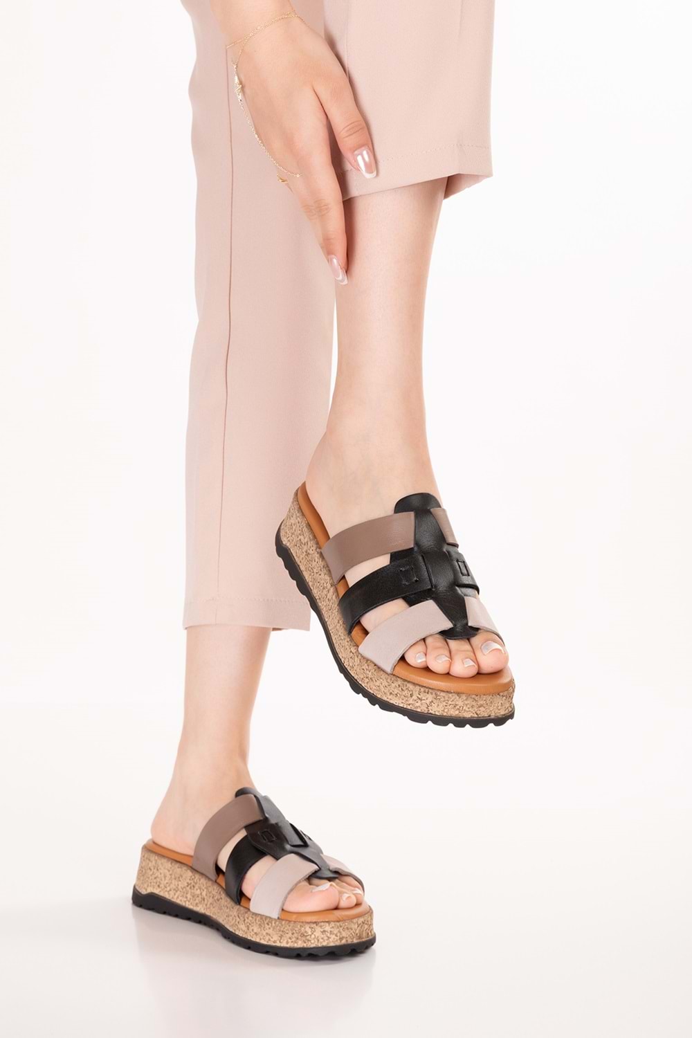 Gondol Kadın Hakiki Deri Kalın Tabanlı Günlük Terlik iz.5706 - Siyah - 37