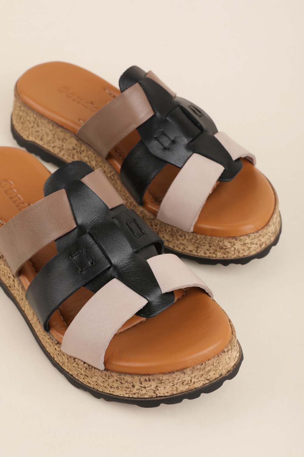 Gondol Kadın Hakiki Deri Kalın Tabanlı Günlük Terlik iz.5706 - Siyah - 37