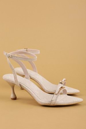 Gondol Kadın İnce Topuklu Zarif Tokalı Stiletto Ayakkabı mad.607 - Bej - 36