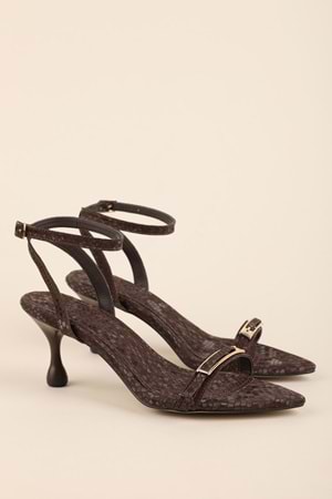 Gondol Kadın İnce Topuklu Zarif Tokalı Stiletto Ayakkabı mad.607 - Kahverengi - 36