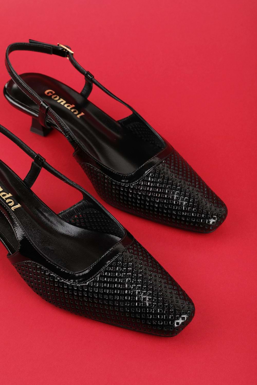 Gondol Kadın Hakiki Deri İnce Stiletto Topuklu Ayakkabı brgl.6136 - Siyah Rugan - 37