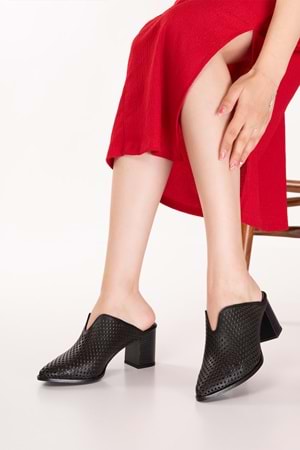 Gondol Kadın Hakiki Deri Orta Bot Topuklu Terlik şhn.116 - Siyah - 37