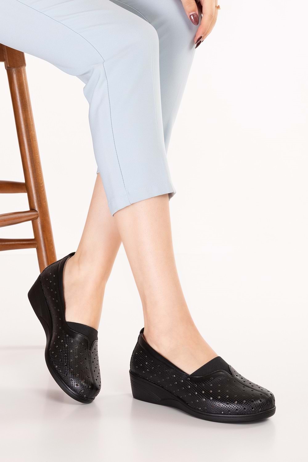 Gondol Kadın Hakiki Deri Rahat Yazlık Delikli Günlük Ayakkabı vdt.2610 - Siyah - 37