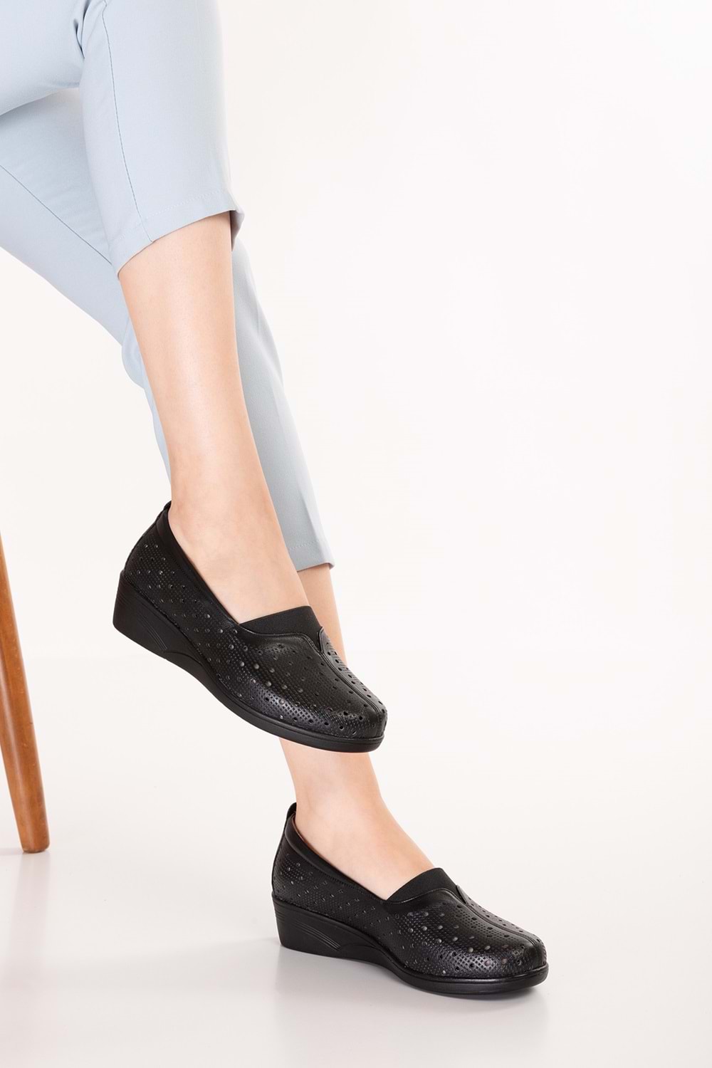 Gondol Kadın Hakiki Deri Rahat Yazlık Delikli Günlük Ayakkabı vdt.2610 - Siyah - 37