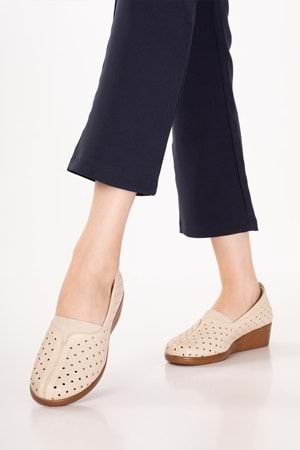 Gondol Kadın Hakiki Deri Rahat Yazlık Delikli Günlük Ayakkabı vdt.2610 - Krem - 40