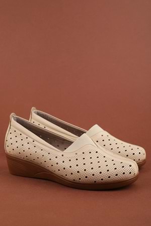 Gondol Kadın Hakiki Deri Rahat Yazlık Delikli Günlük Ayakkabı vdt.2610 - Krem - 40